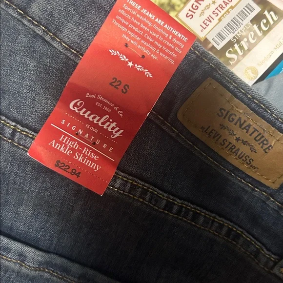 Levi's Signature Stretch Hi Rise Ankle Denim Jeans- 22S NWT - Picture 5 of 6